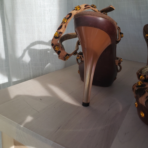 SOLD Betsey Johnson T Strap Calf Hair Leopard Pump with Rhinestones and Wood 5.5 - Picture 9 of 13